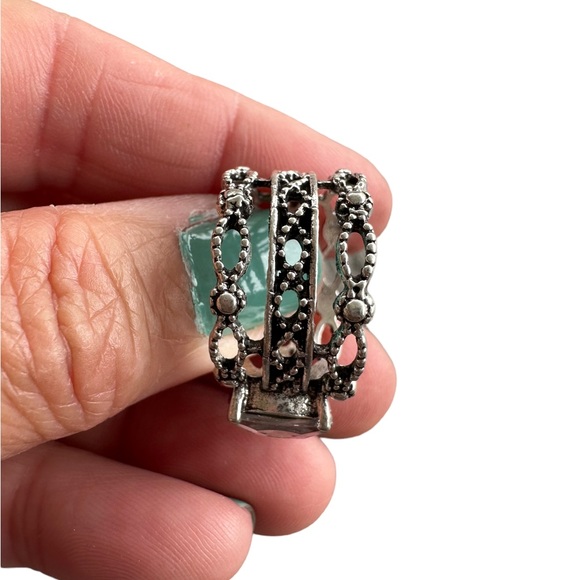Silver Cutout with Rhinestone Center Stone Ring - Picture 4 of 7